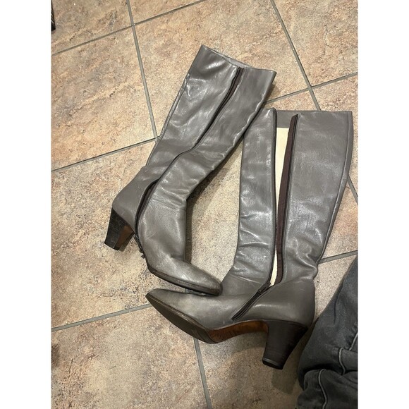 Salvatore Ferragamo Women's "Vetto" Suede Leather Heeled Boots size 7 - Picture 3 of 6